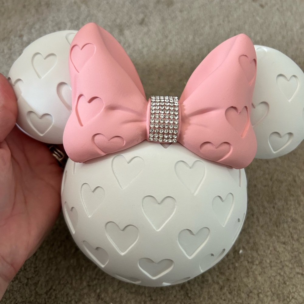 White and Pink Heart Makeup Organizer